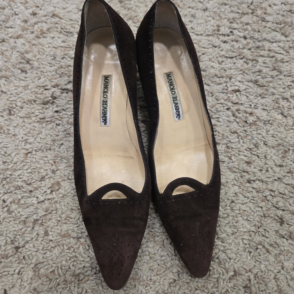 Manolo Blahnik Suede Heels Elegant Brown Pumps Size 38